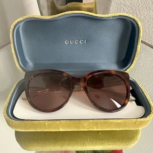 *SOLD* AUTHENTIC GUCCI SUNGLASSES